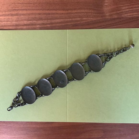 AVON Christmas themed bracelet 9” - Picture 2 of 4